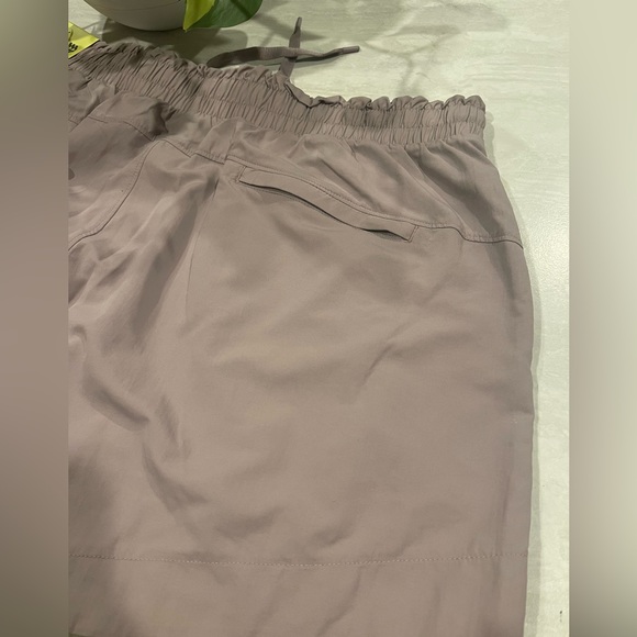 NWT All In Motion Women’s 4.25” High Rise Lavender Shorts - Picture 7 of 10